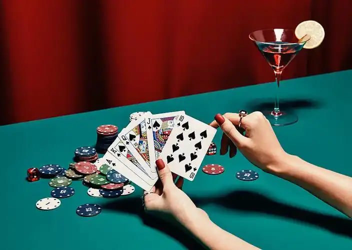 Filipino player accessing live casino games on mobile phone